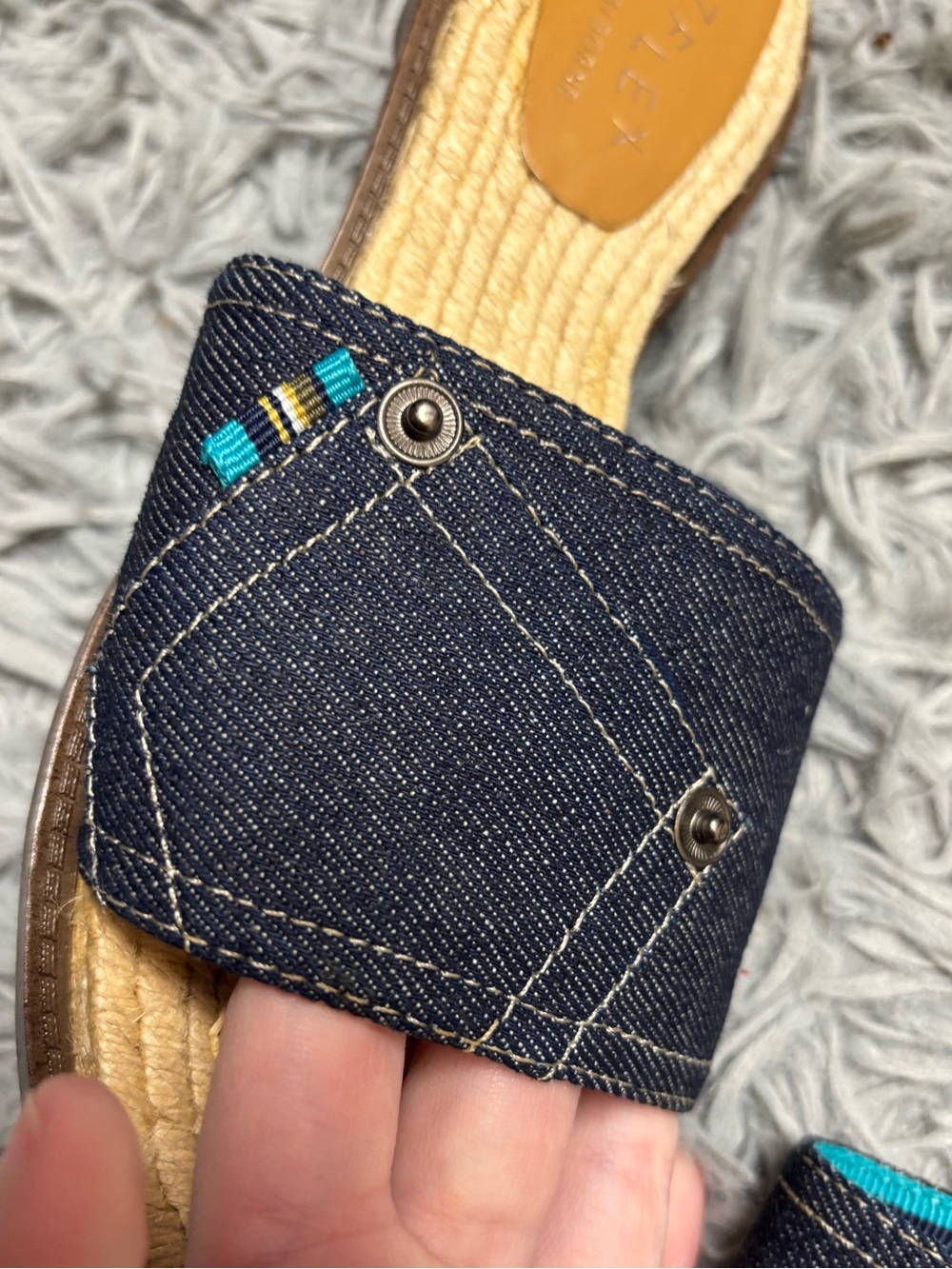 Lizflex by Liz Claiborne “Oceania” Denim Slide Sandals - Picture 7 of 15